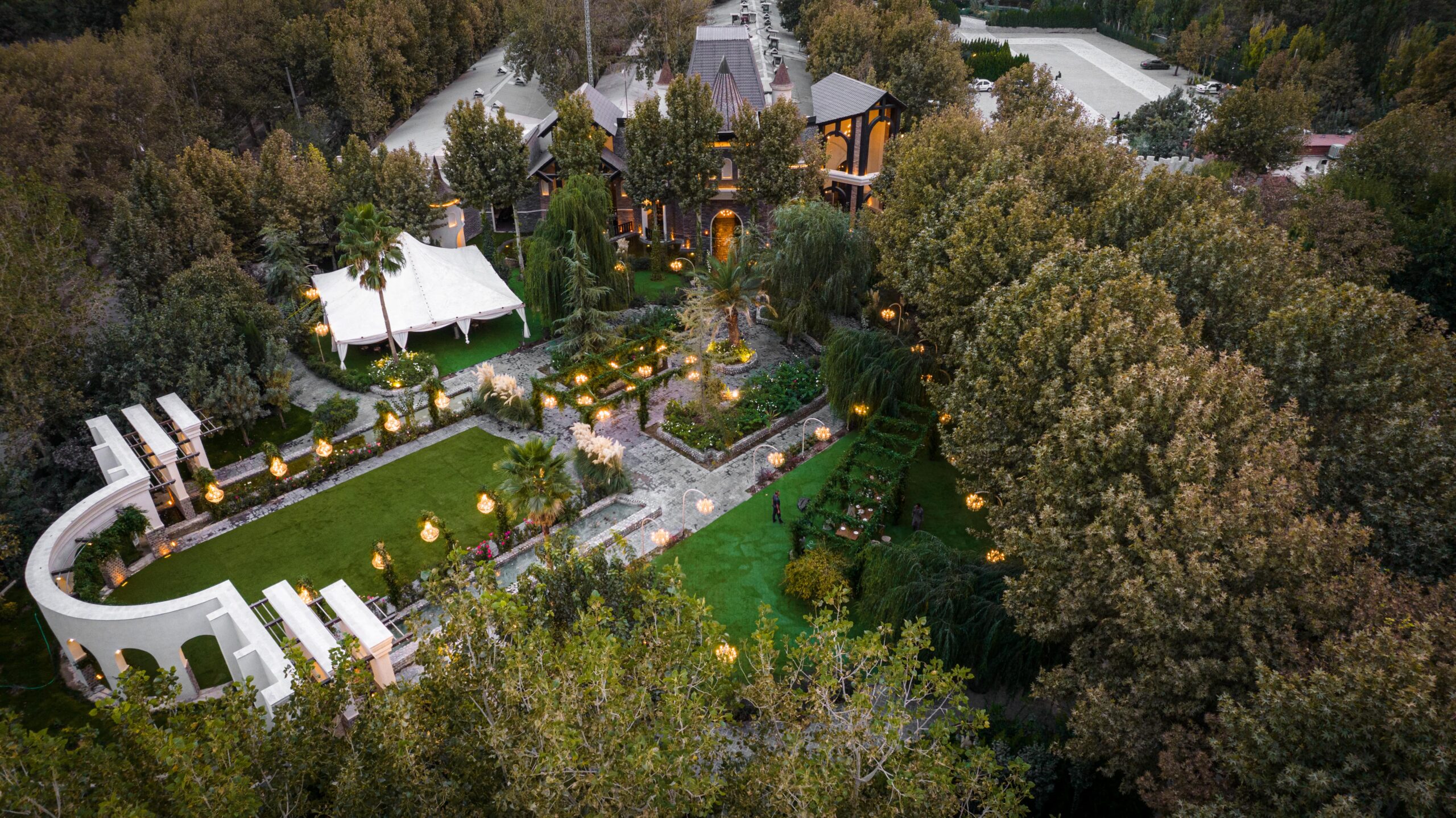 باغ عمارت صدرا